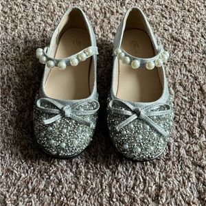 Elegant Silver Kids Shoes with Pearls